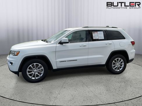 Used 2021 Jeep Grand Cherokee Laredo RWD image 3
