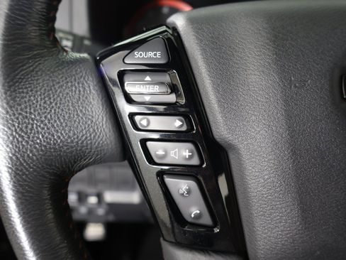 Used 2022 Nissan Frontier PRO-4X w/ Technology Package image 41