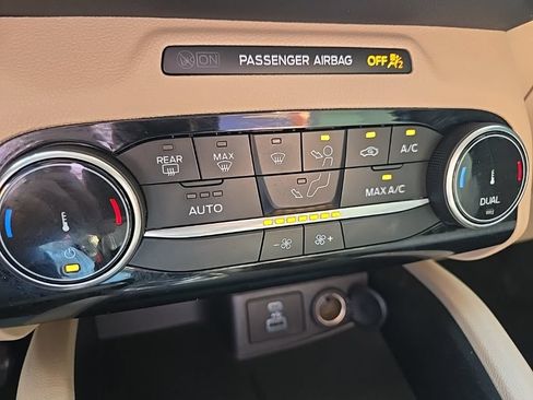 Used 2022 Ford Escape SE w/ Convenience Package FWD image 52