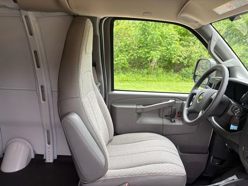 New 2026 Chevrolet Express 3500 w/ Driver Convenience Package RWD image 32