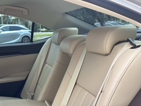 Used 2017 Lexus ES 350 w/ Luxury Package FWD image 19
