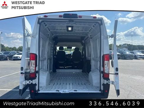 Used 2024 RAM ProMaster 2500 w/ Convenience Group FWD image 7