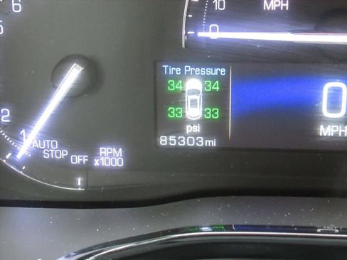 Used 2019 Cadillac XT5 Base image 30