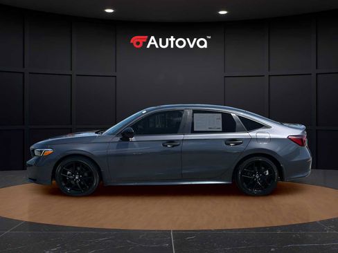 Used 2025 Honda Civic Sport Touring image 2