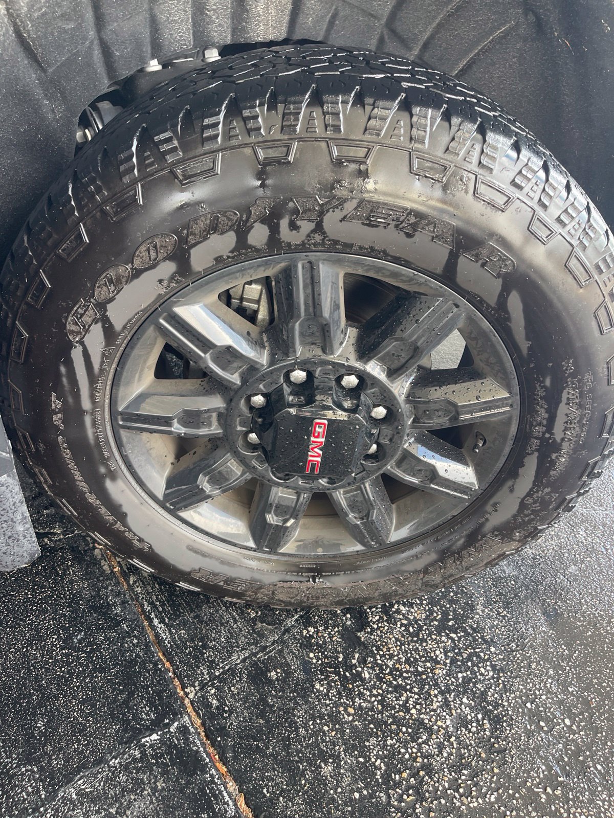 Used 2025 GMC Sierra 3500 AT4 w/ AT4 Premium Plus Package AWD/4WD image 14