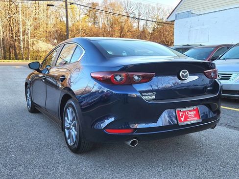 Used 2022 MAZDA MAZDA3 Sedan image 2