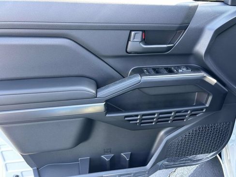 New 2026 Toyota 4Runner SR5 AWD/4WD image 15