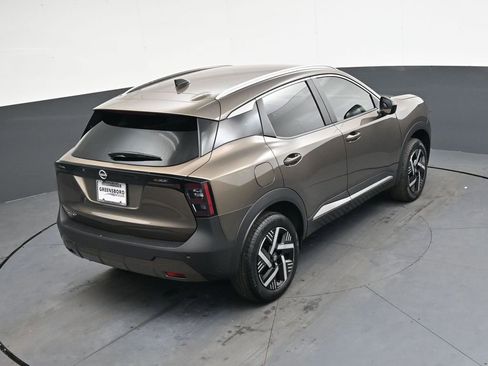 Used 2026 Nissan Kicks SV image 22