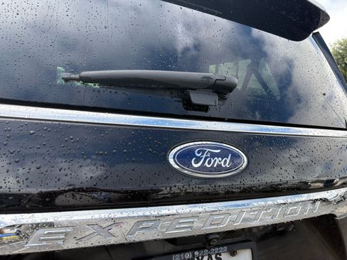 Used 2020 Ford Expedition Max XLT w/ Equipment Group 202A RWD image 4