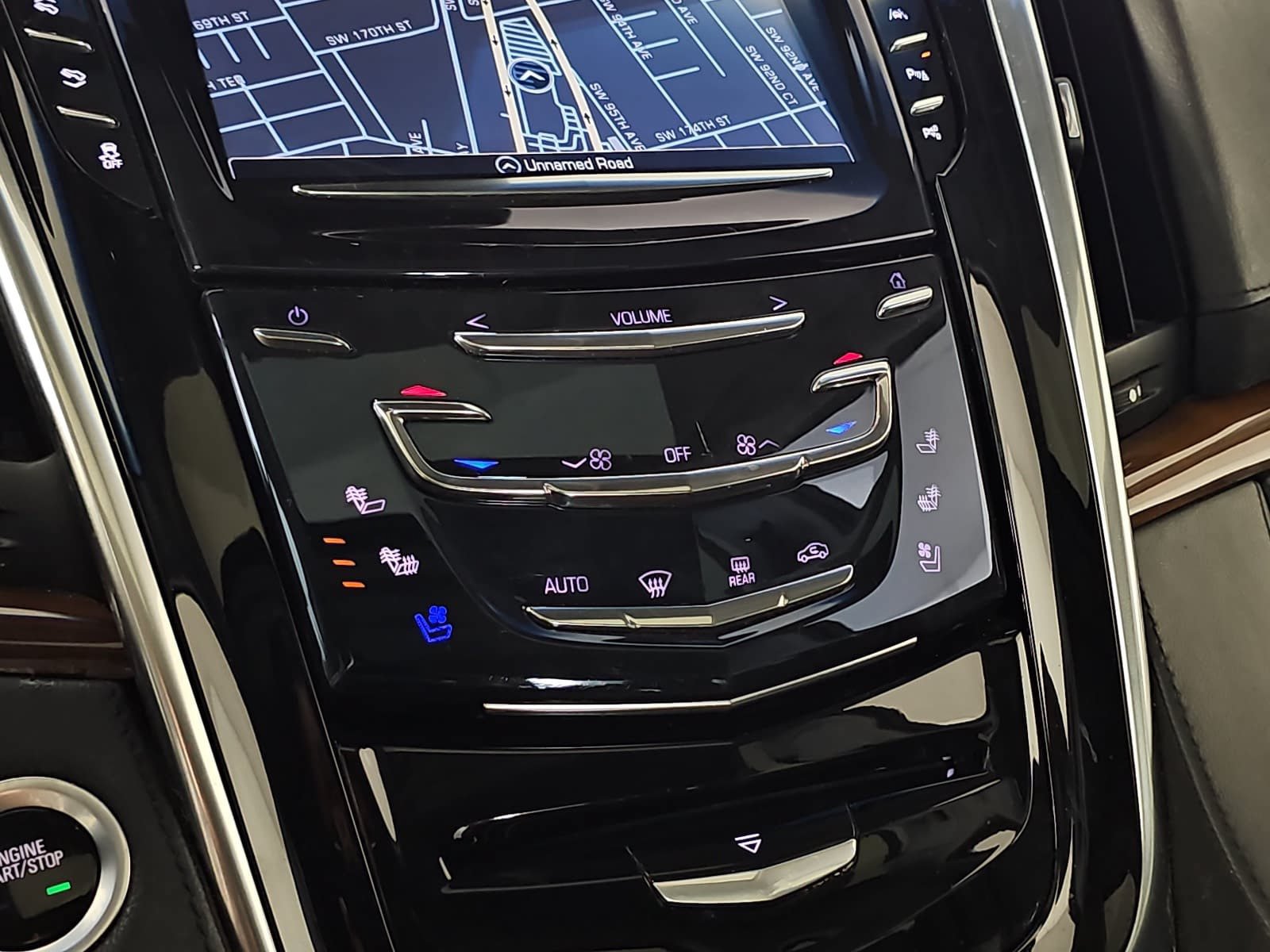 Used 2019 Cadillac Escalade Luxury AWD/4WD image 24