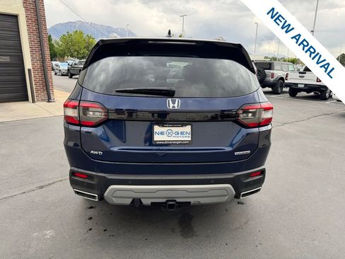 Used 2025 Honda Pilot Touring image 6