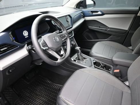 Used 2022 Volkswagen Taos SE image 18