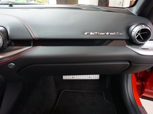 Used 2016 Ferrari F12 Berlinetta image 18