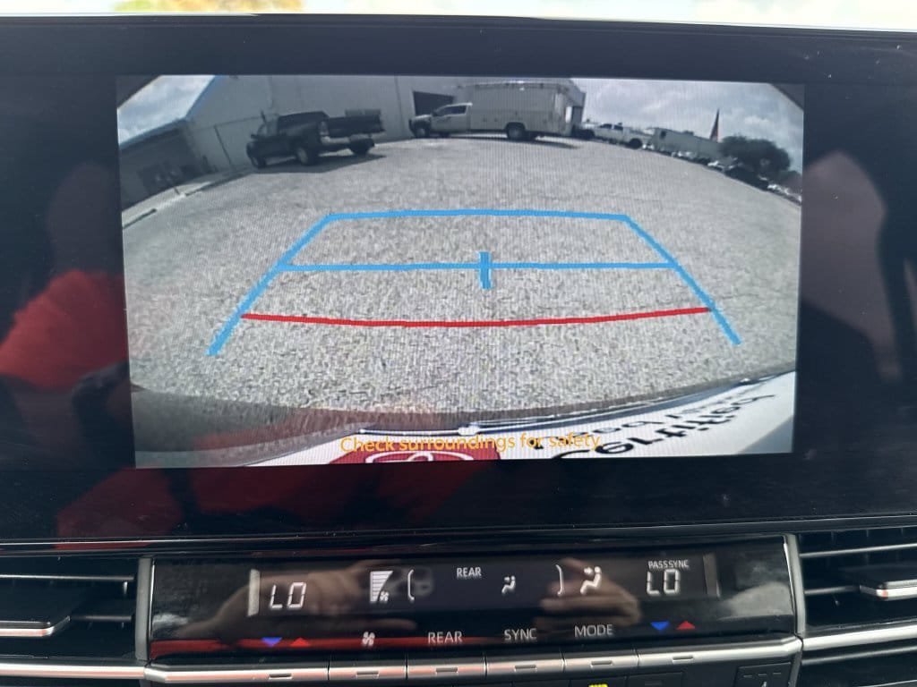 Certified 2025 Toyota Sienna XLE FWD image 24