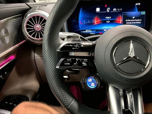 Used 2025 Mercedes-Benz SL 63 AMG S e Performance 4MATIC image 10