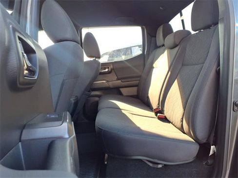 Used 2019 Toyota Tacoma TRD Sport image 20