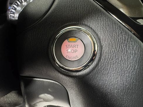 Used 2020 Nissan Pathfinder S FWD image 17