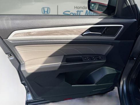 Used 2022 Volkswagen Atlas Cross Sport SE image 20