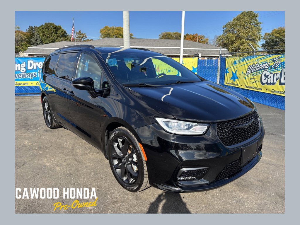 Used 2025 Chrysler Pacifica Limited FWD 360° Tour