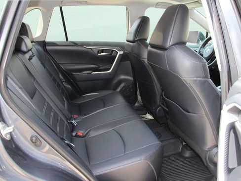 Used 2019 Toyota RAV4 XLE Premium w/ Cold Weather Package image 27