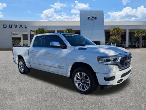 Used 2024 RAM 1500 Limited w/ Body Color Bumper Group image 2