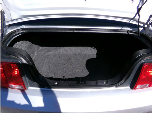 Used 2005 Ford Mustang Premium RWD image 10