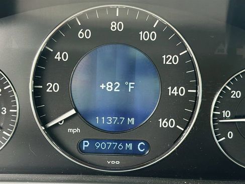 Used 2005 Mercedes-Benz E 320 Sedan image 35