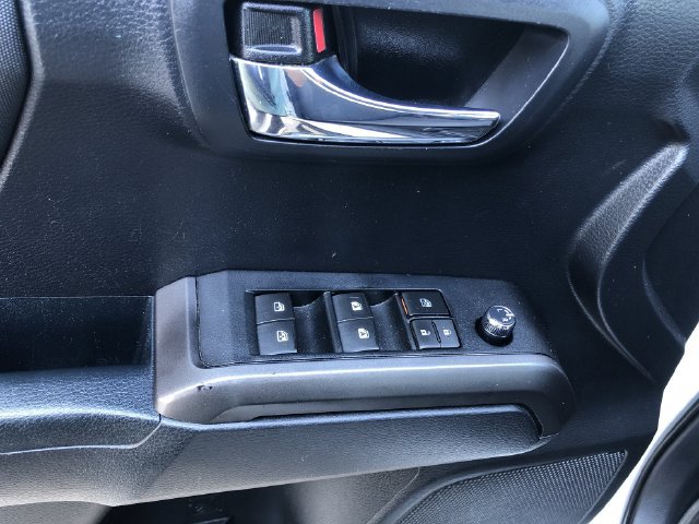 Used 2018 Toyota Tacoma TRD Sport RWD image 23