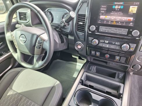 Used 2024 Nissan Titan SV w/ SV Bronze Edition Package image 30