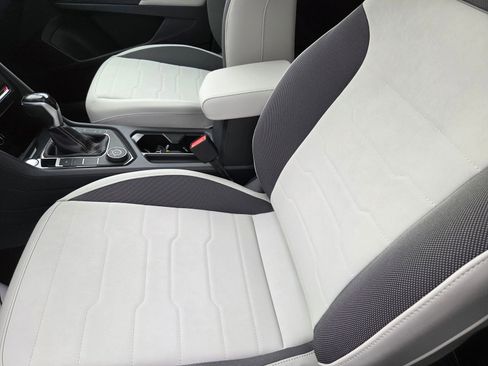 New 2026 Volkswagen Taos SE AWD/4WD image 16