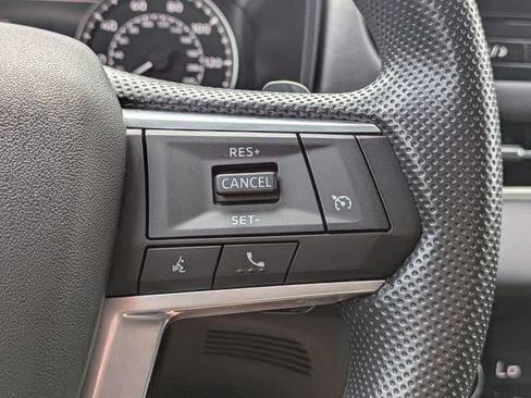 Used 2025 Mitsubishi Outlander ES FWD image 26