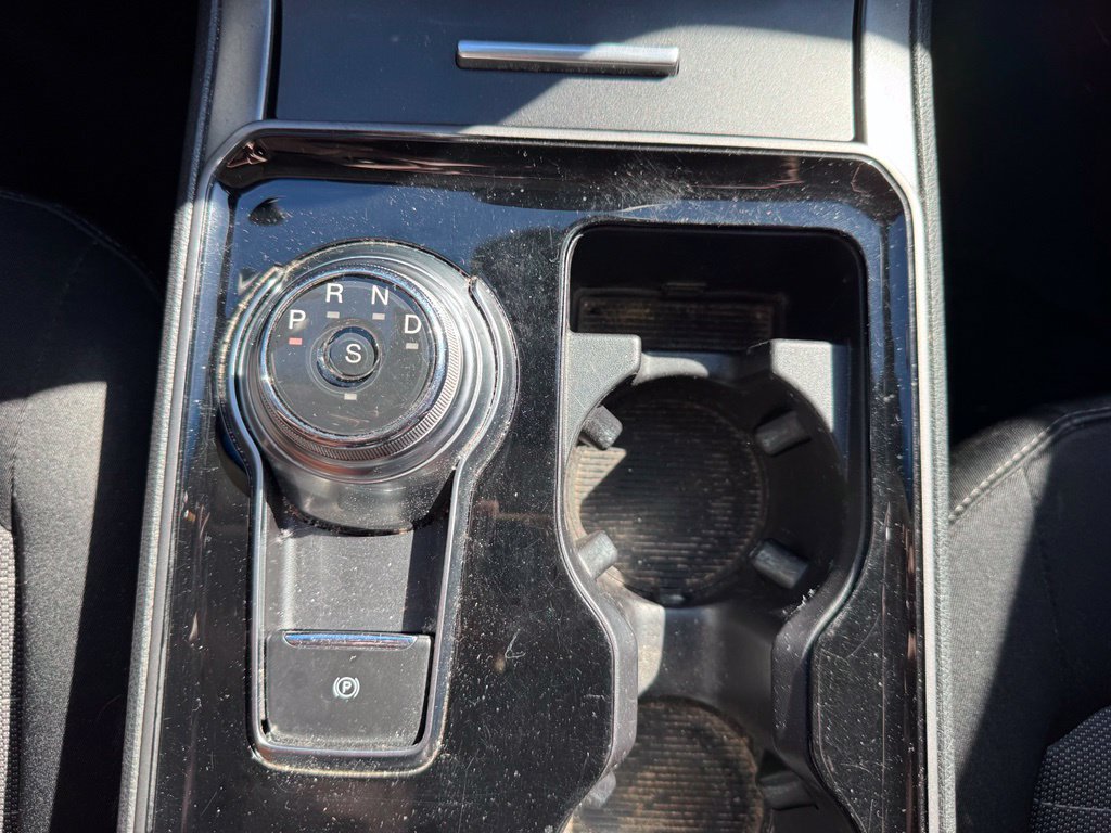 Used 2020 Ford Edge SE FWD image 24