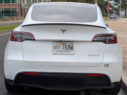 Used 2022 Tesla Model Y Performance image 4