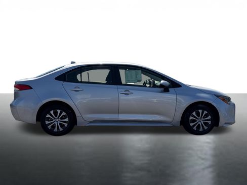 Used 2022 Toyota Corolla LE w/ Carpet Mat Package (TMS) FWD image 9