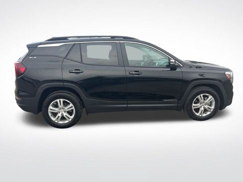 Used 2024 GMC Terrain SLE w/ Driver Convenience Package image 9