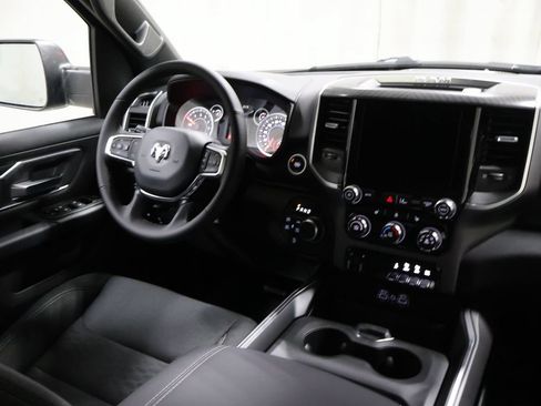 New 2026 RAM 1500 4x4 Crew Cab image 17