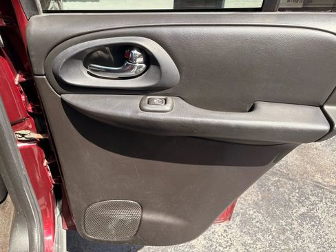 Used 2005 Chevrolet TrailBlazer LT image 17