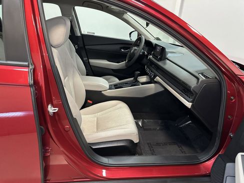 Used 2024 Honda Accord LX image 38