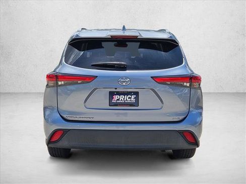 Used 2020 Toyota Highlander XLE FWD image 7