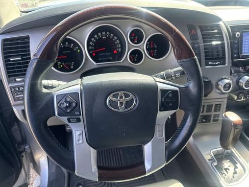 Used 2014 Toyota Sequoia Platinum image 28