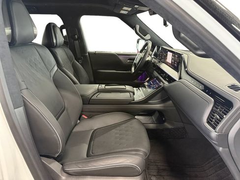 Used 2026 INFINITI QX80 Autograph w/ Premium Cargo Package AWD/4WD image 16