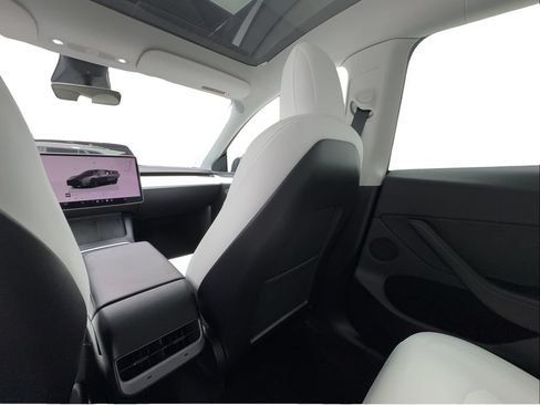 Used 2022 Tesla Model Y Performance AWD/4WD image 35