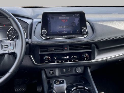 Used 2025 Nissan Rogue SV FWD image 7