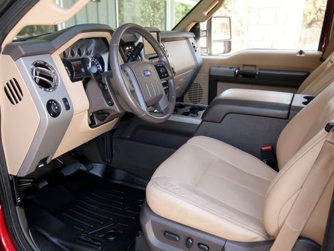 Used 2016 Ford F250 Lariat w/ Lariat Ultimate Package image 22