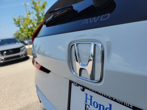 Used 2024 Honda CR-V EX image 7