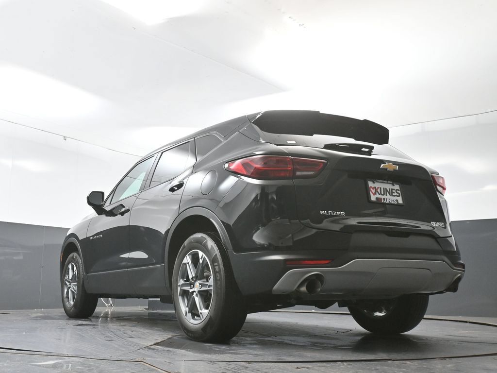 Used 2025 Chevrolet Blazer LT FWD image 53