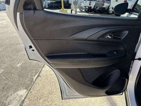 Used 2025 Chevrolet TrailBlazer LT FWD image 36