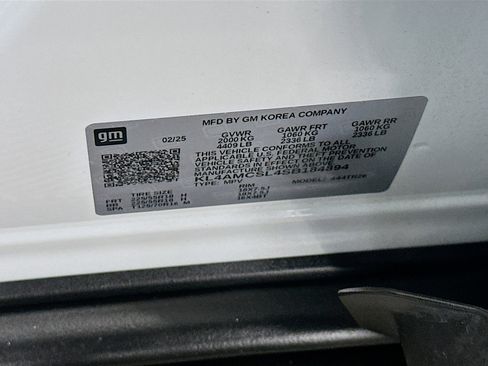 Used 2025 Buick Encore GX Preferred AWD/4WD image 12