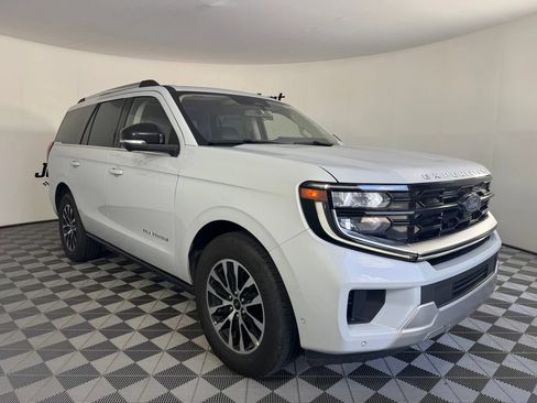 Used 2025 Ford Expedition Platinum AWD/4WD image 6