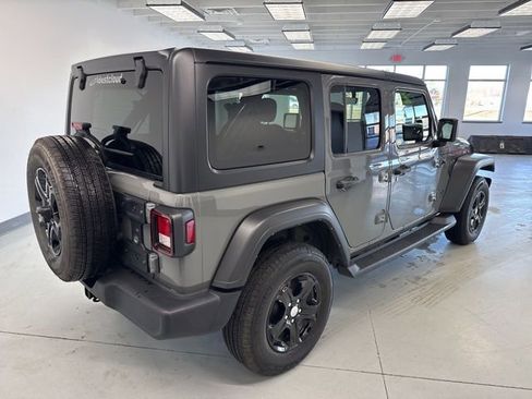 Used 2022 Jeep Wrangler Unlimited Sport image 11